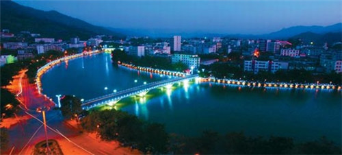 歌词里有扶摇起的是什么歌（扶摇歌词莫文蔚）